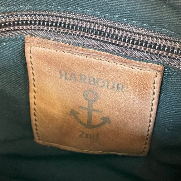 Harbour 2nd Leather Crossbody Bag - Picture 7 of 10